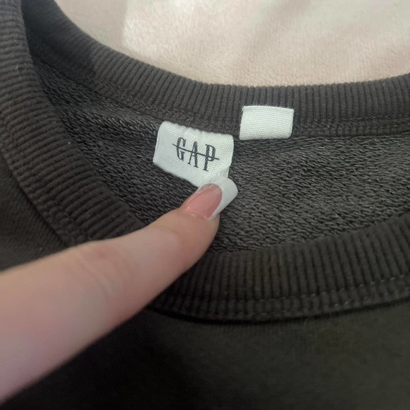 GAP Crewneck - Picture 3 of 3